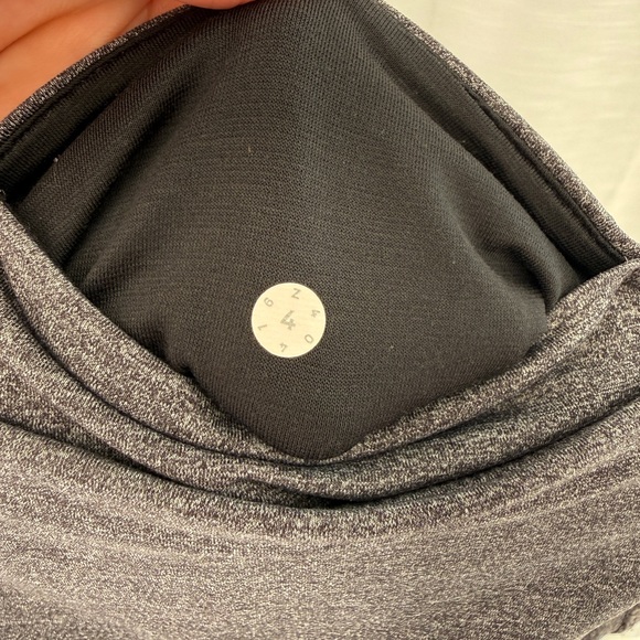Lululemon Free Runner Crop Heathered Gray Full-On Luxtreme | Size 4 - Picture 17 of 17